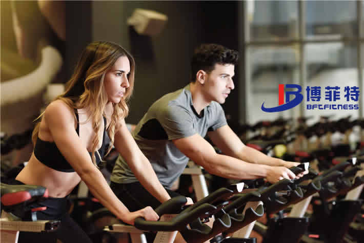 女士動(dòng)感單車